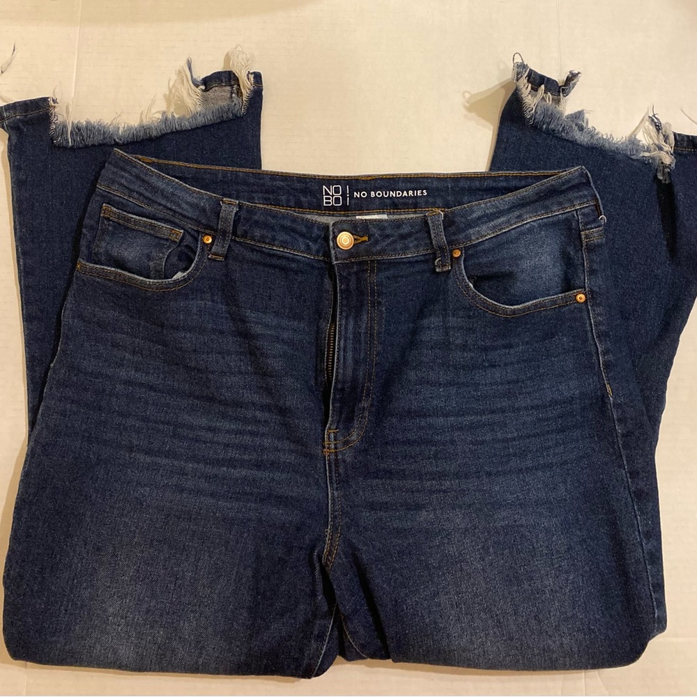 Frayed Cropped Flare Jeans